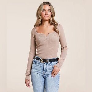 Blu Pepper Scalloped Trim Top